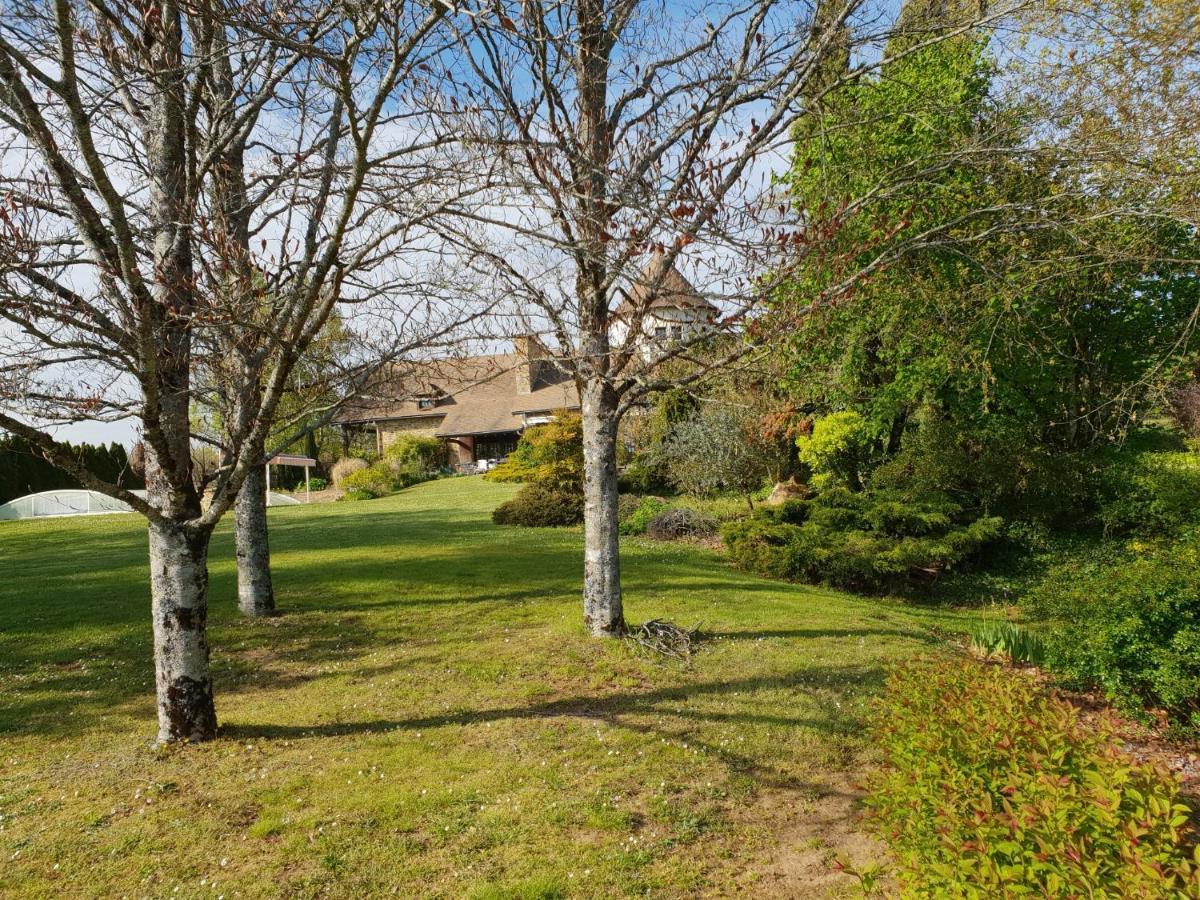 Le Fuchier Bed & Breakfast Saint-Martin-de-Fressengeas Bagian luar foto